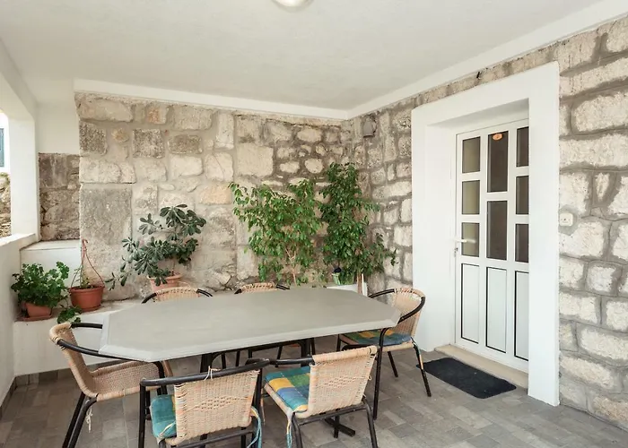 Srsen Apartment *